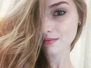 Erotikus videocsevegés _MELISON_