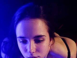 Erotikus videocsevegés -Angry-Fox-