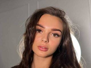 Erotikus videocsevegés -NeoN-BabY-