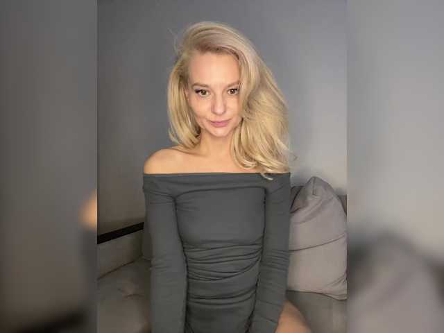 Fényképek -Molly- Hello, Lovense from 2 tokens. Favourite vibrations 11-22-55-101-201. Tokens only public chat)