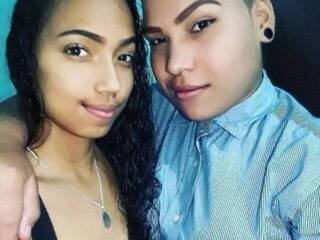 Erotikus videocsevegés 2hotbunnies4u