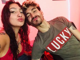 Erotikus videocsevegés Aaronandelizabeth