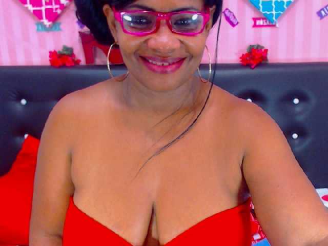 Fényképek AdaBlake Welcome to my room! let's have a horny morning #lovense lush: #allnatural #ebony #pussy #squirt #latina bigtits #bigass - #cum show at goal!