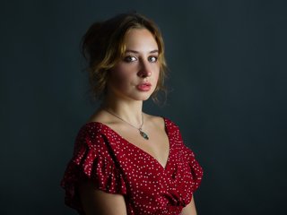 Erotikus videocsevegés AdalynGlow