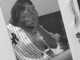 Erotikus videocsevegés adara-orson