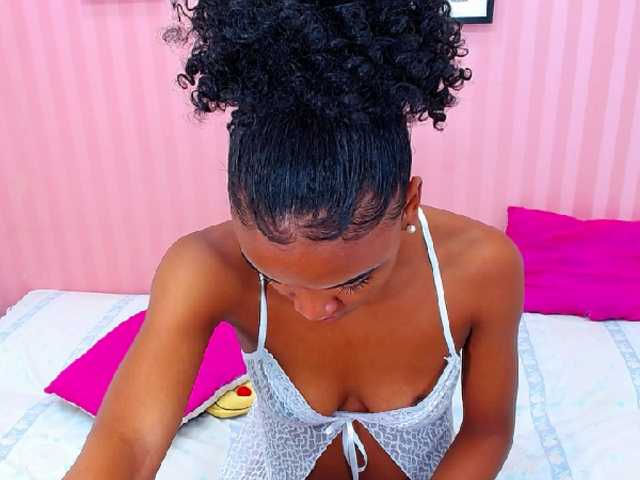 Fényképek adarose Hi everyone! be nice with me! I will do my best to make u feel confortable! no more wait! :) #Ebony #Bodyfit #Dildo #Anal #Cumshow at goal!