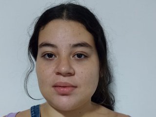 Erotikus videocsevegés Adelethompson