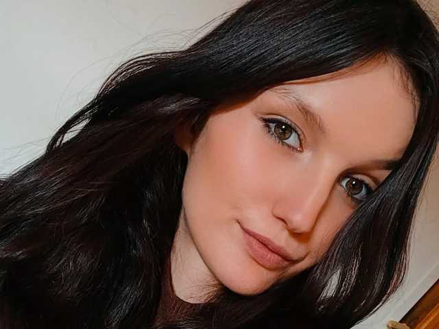 A profil fényképe AdelineModel