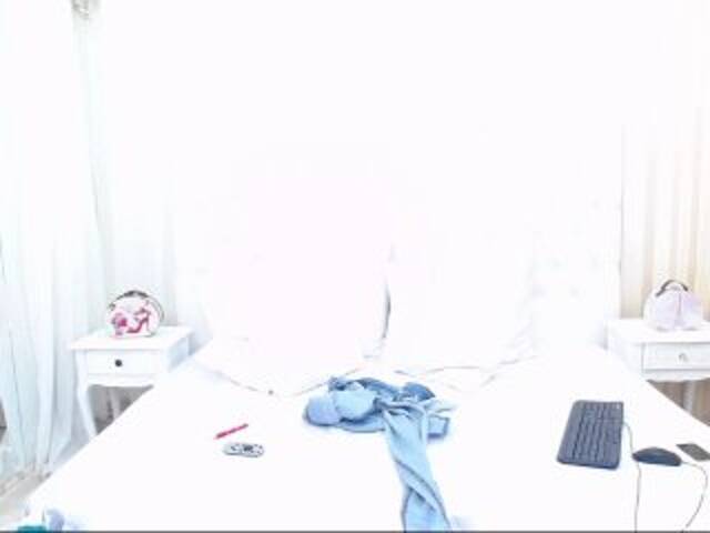 Sugárzási képernyőképek AdellaydeTay