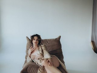 Erotikus videocsevegés AdelRay