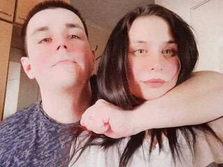 Erotikus videocsevegés AdelyaVlad