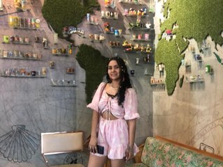 Erotikus videocsevegés adharawalker