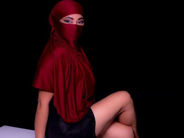 A profil fényképe adhilaa-