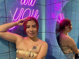 Erotikus videocsevegés Adara-Monroe