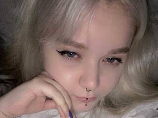 Erotikus videocsevegés AdoraBlya