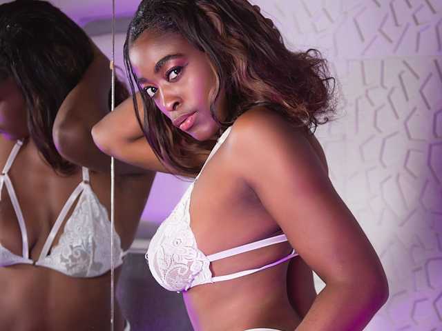 A profil fényképe AdrianaCampbell