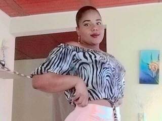 Erotikus videocsevegés AdrianaGuz