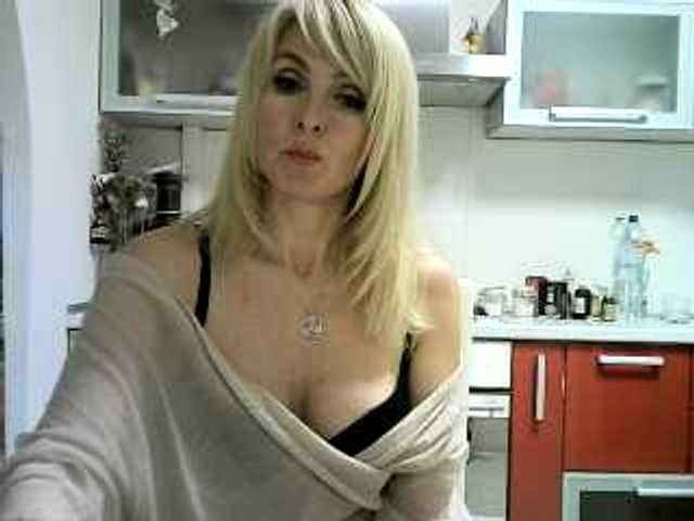 Fényképek Adrianessa29 I'll watch your cam for 30. Topless - 50. Naked - 200.
