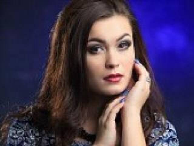 A profil fényképe adrianne1