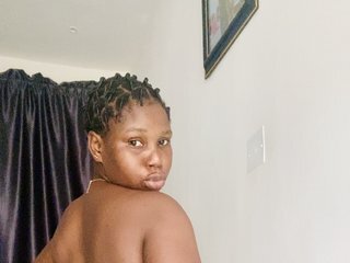 Erotikus videocsevegés AfricanQueen90