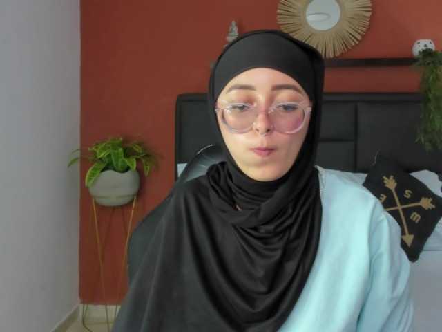 Fényképek AYSEL_ELID Hey guys, I want to spend time with you to be able to please you. Make me vibrate with my interactive toy, are you ready?