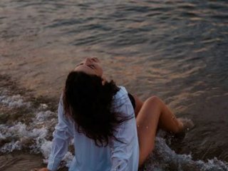 Erotikus videocsevegés Agnes7700