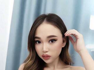 Erotikus videocsevegés AikaVirgin