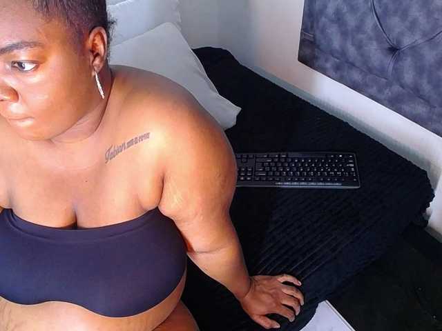 Fényképek aisha-ebony I am a Black Goddess and Black Goddess Supremacy is my game. Submissive males bow down to me, whip out their cock, and punish themselves @total