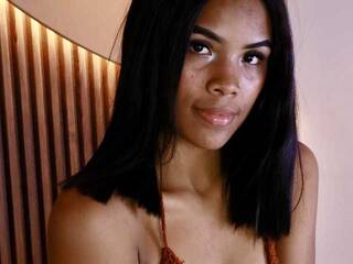 Erotikus videocsevegés Aixa-11