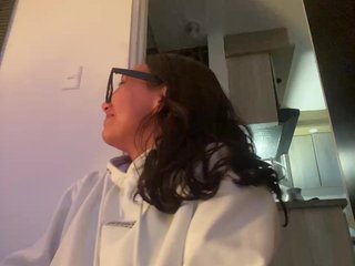 Erotikus videocsevegés Alahia