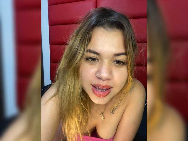 Sugárzási képernyőképek Alana-Foxx