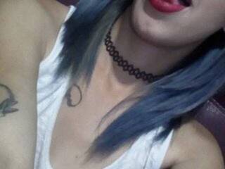 Erotikus videocsevegés AlanahPreston