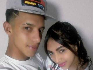 Erotikus videocsevegés AlanayDiego