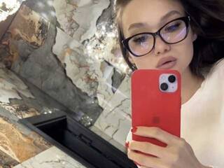 Erotikus videocsevegés EliVii