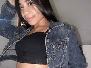 Erotikus videocsevegés AlessaWhite