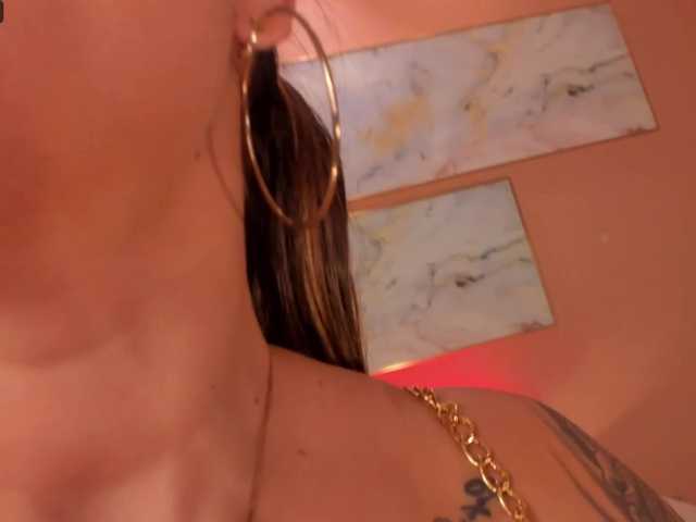 Sugárzási képernyőképek AlexaField