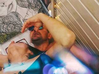 Erotikus videocsevegés AlexandraBai9