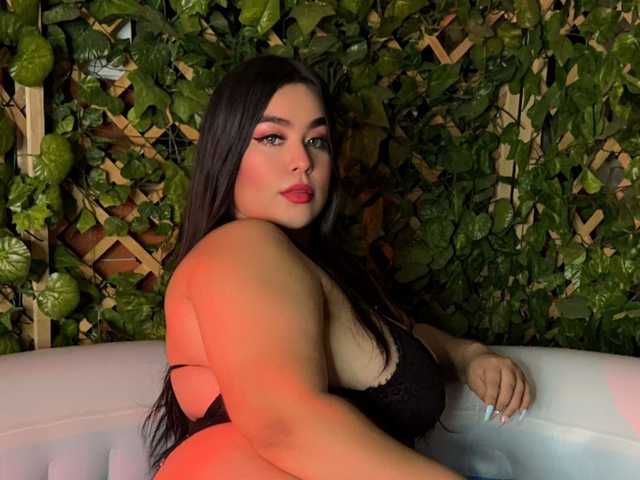 A profil fényképe ALEXXA-CURVY