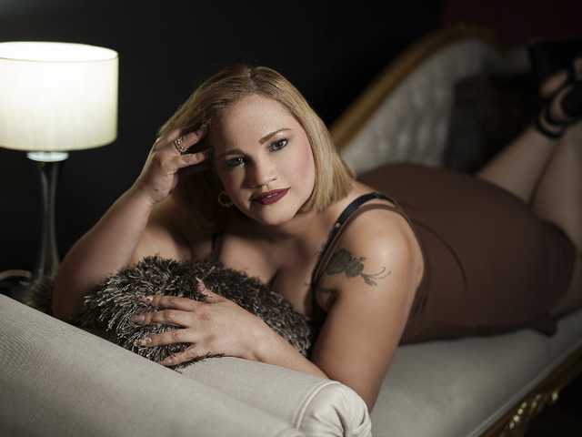 A profil fényképe Alice-Jones1