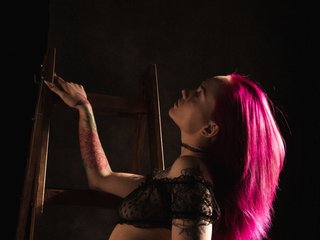 Erotikus videocsevegés Alice-Yui