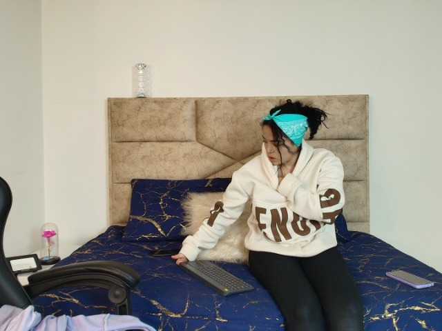 Sugárzási képernyőképek AliceConor