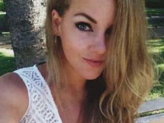 Erotikus videocsevegés aliceshine