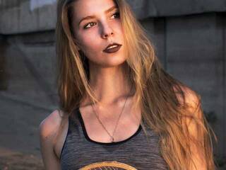 Erotikus videocsevegés AliceSmile