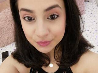 Erotikus videocsevegés AliciaAllan