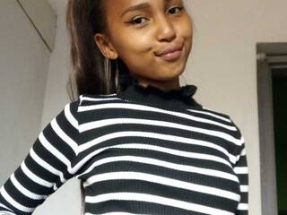 Erotikus videocsevegés Aliciakittie