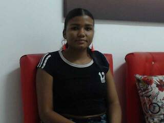 Erotikus videocsevegés AliciaPitt