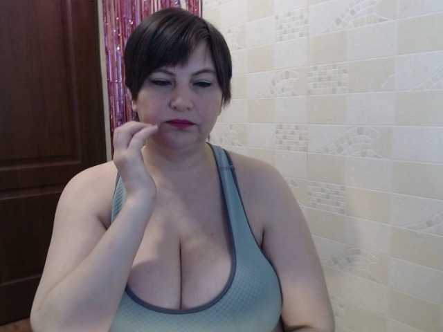 Fényképek AlinaGold squirt lovense from 5 tokens