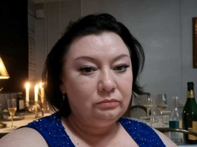 A profil fényképe Alinahott1