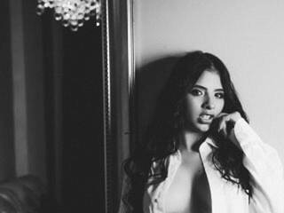 Erotikus videocsevegés AlinaRogers