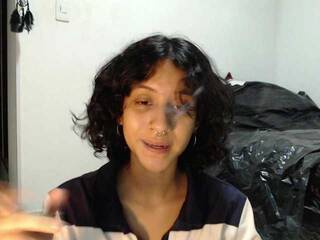 Erotikus videocsevegés AlinaWoolf